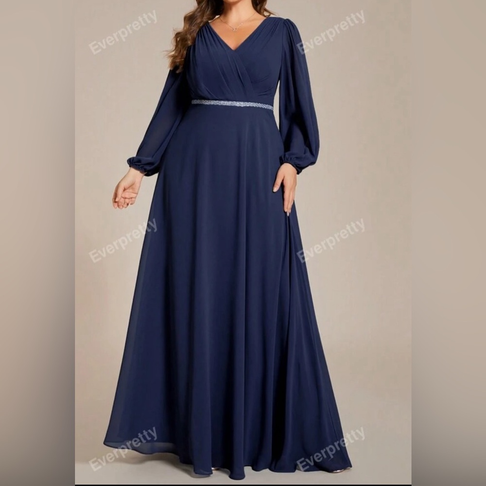EVER-PRETTY Elegant Deep V-neck Lantern Sleeve Rhinestone Decor Plus Size